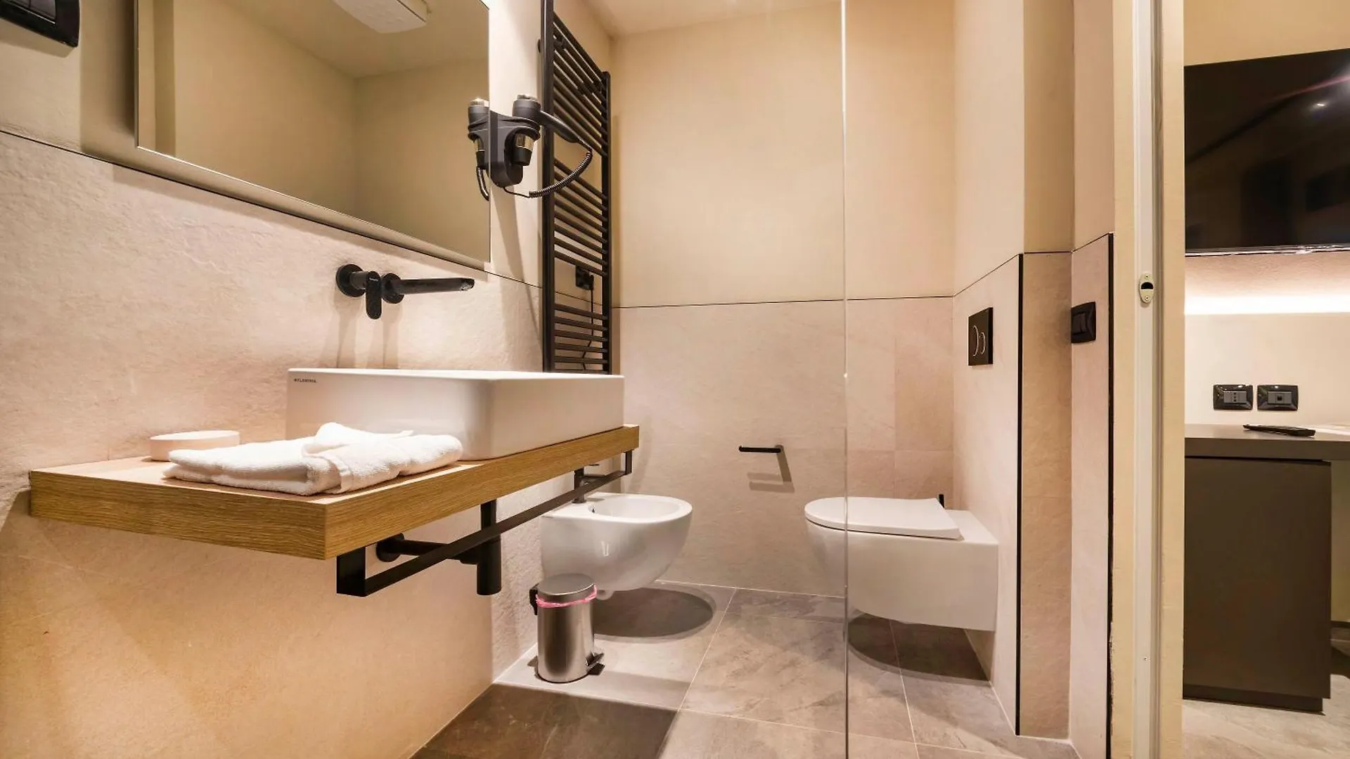 Italianflat - Verona'S River, Free Parking For Car & Bike, Nature, Relax Vendégház