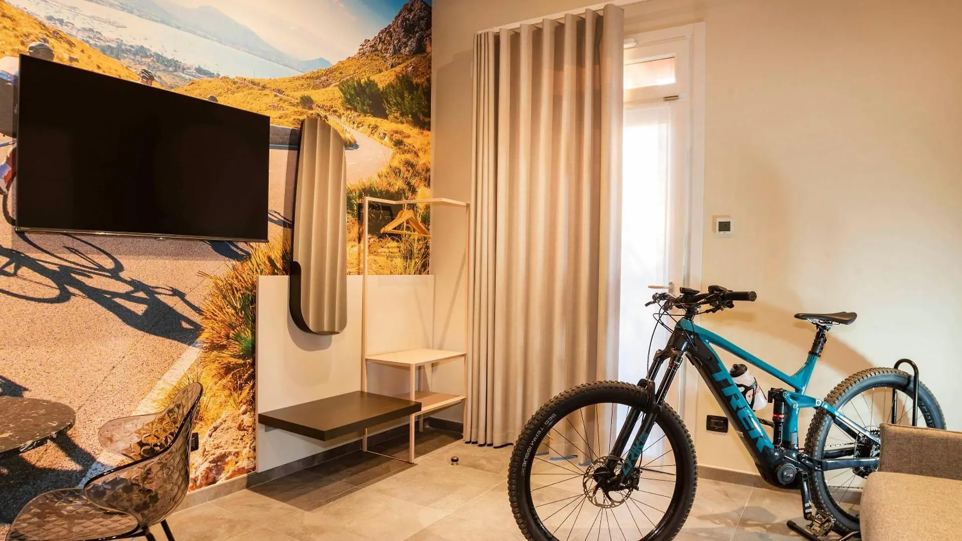 Pensionat Italianflat - Verona'S River, Free Parking For Car & Bike, Nature, Relax