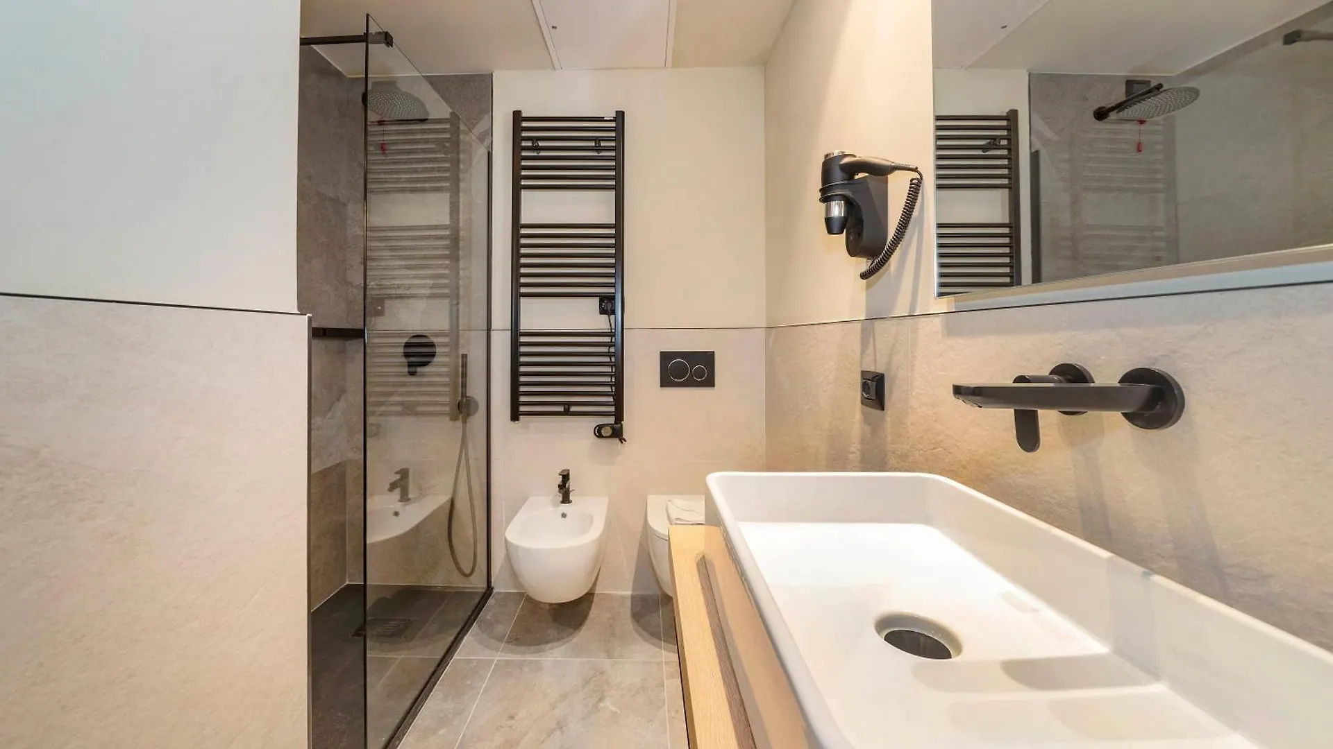 Pensionat Italianflat - Verona'S River, Free Parking For Car & Bike, Nature, Relax