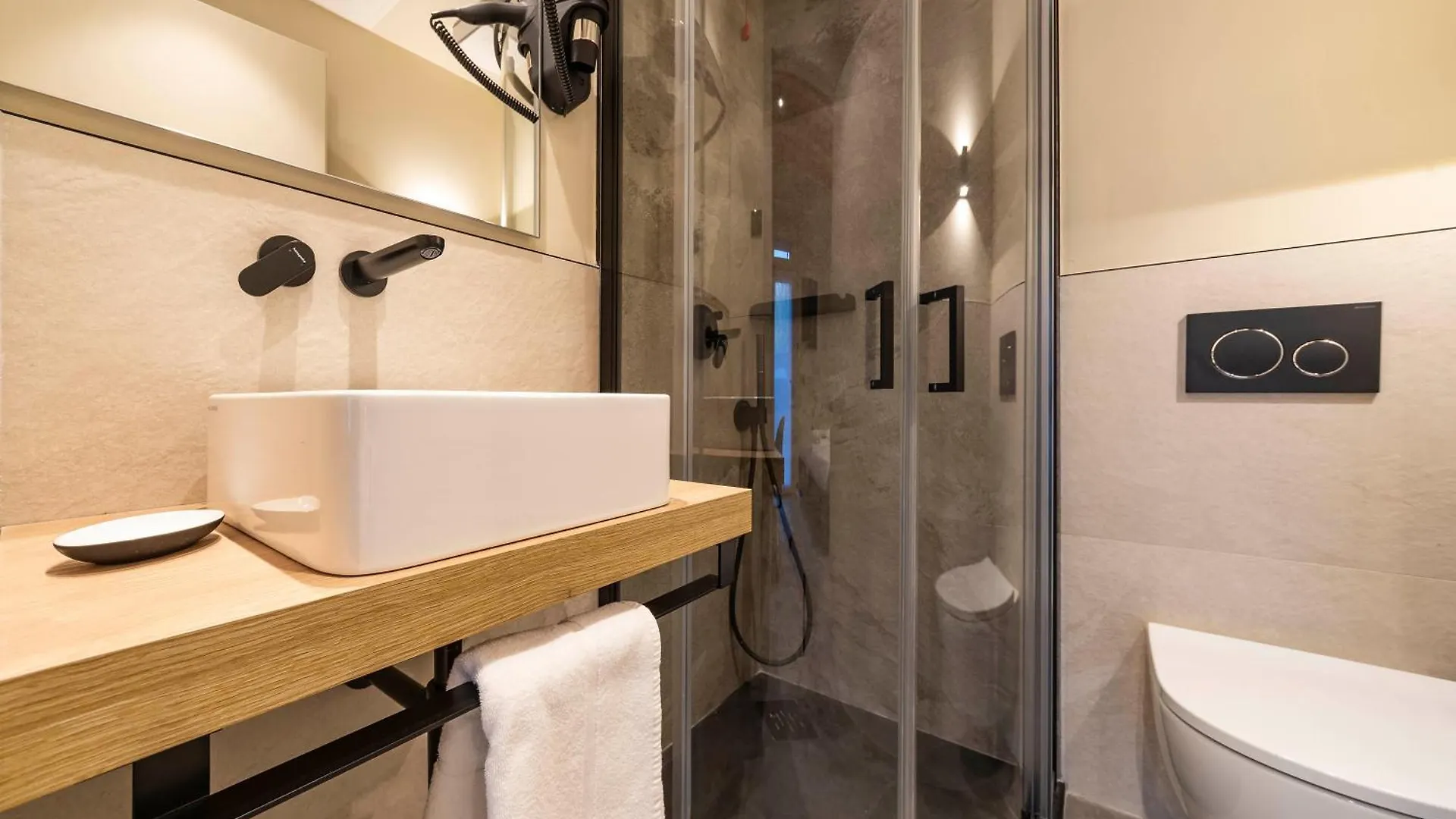 Italianflat - Verona'S River, Free Parking For Car & Bike, Nature, Relax 0*, Verona Italien