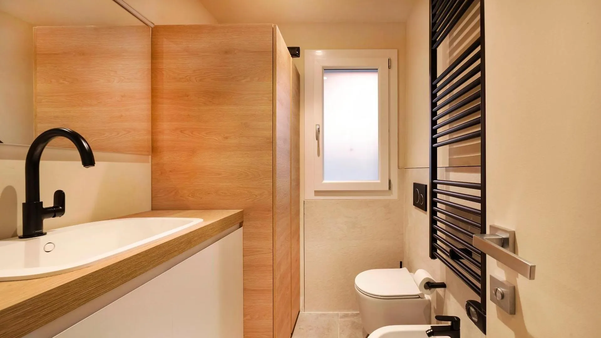 Pensionat Italianflat - Verona'S River, Free Parking For Car & Bike, Nature, Relax