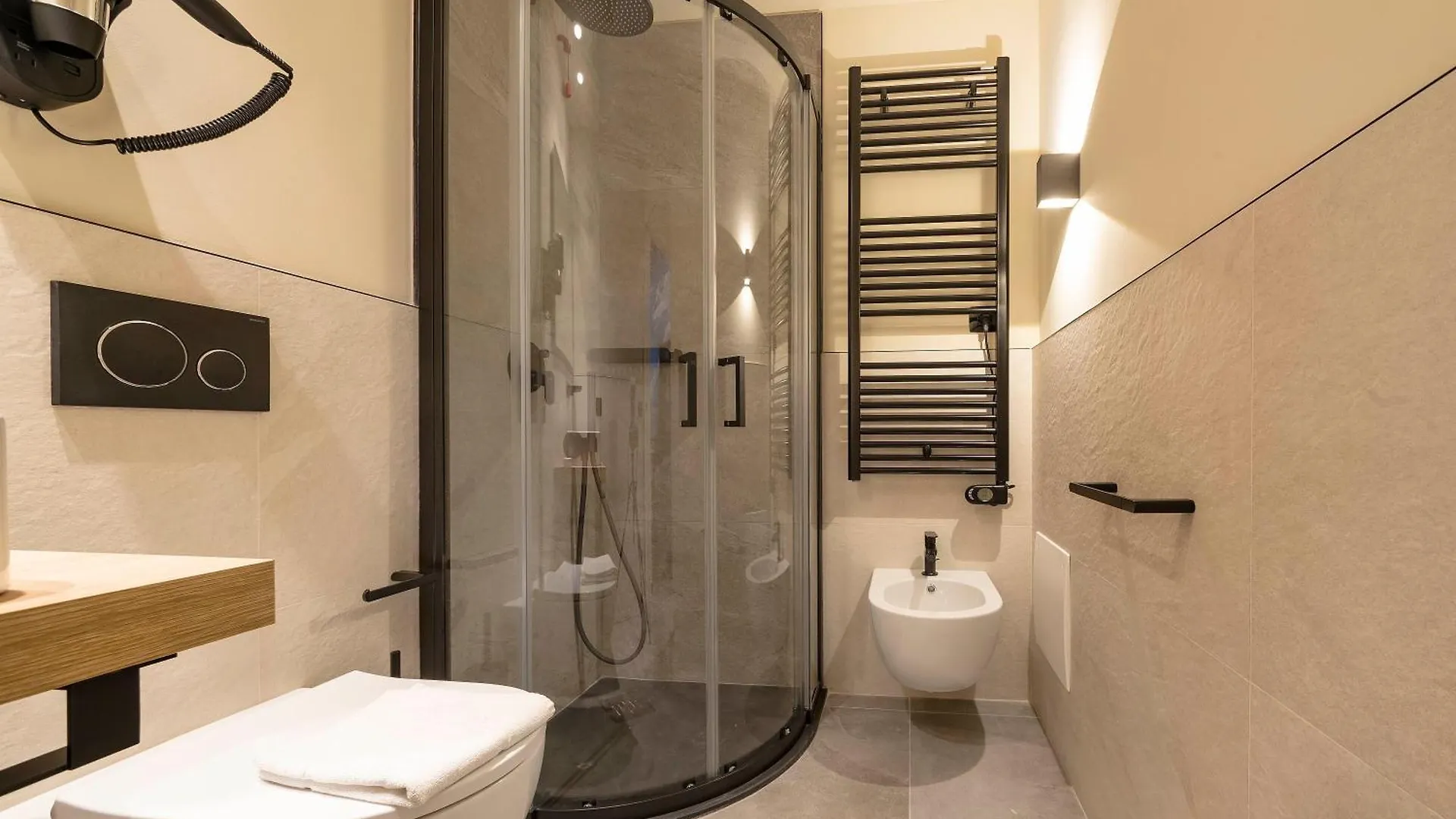 Pensionat Italianflat - Verona'S River, Free Parking For Car & Bike, Nature, Relax Italien